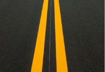 在對襄陽道路標(biāo)線進(jìn)行施工時(shí)，這些方面要注意！