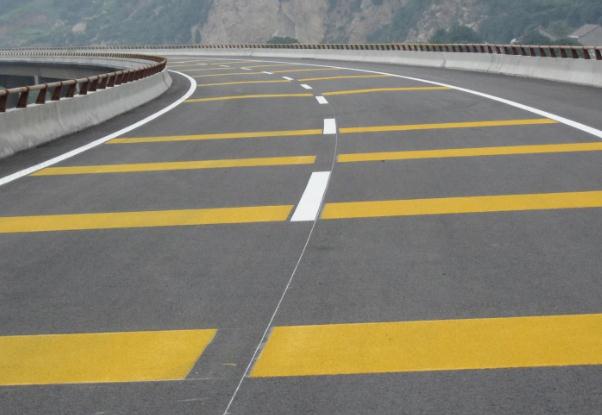 冬天道路標(biāo)線進(jìn)行施工，應(yīng)該注意這些事項(xiàng)！